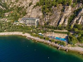 4 Tage Gardasee-Auszeit in Limone mit mediterranem Flair und Seeblick ⭐