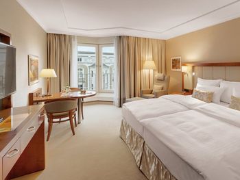 3 Tage im Grand Elysee Hamburg mit Frühstück