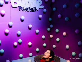 BUBBLE PLANET Berlin mit Tickets und Hotel