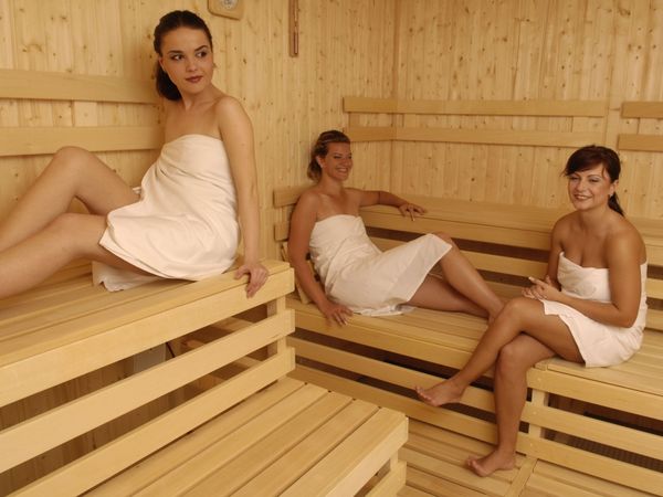 2 Tage Schmetterlinge im Bauch: Marienbad mit Halbpension in Marienbad (Mariánské Lázně), Karlsbad (Karlovarský kraj) inkl. Halbpension