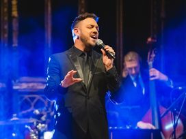 Stars in Concert - Berlins Kultshow mit Ticket und Hotel