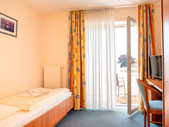 Einzelzimmer mit Balkon
