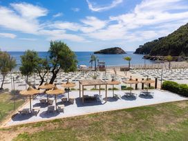Mediterranes Elba-Urlaub direkt am Meer mit HP| 8Tage