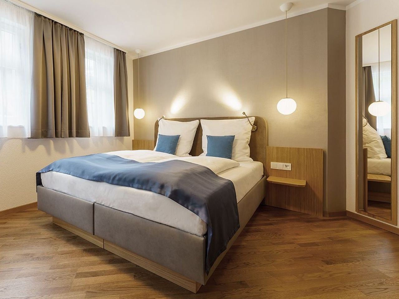 Premium Zimmer mit direkter See- und Alpensicht