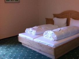 4 Tage am Badesee mit Frühstück im Hotel Alex