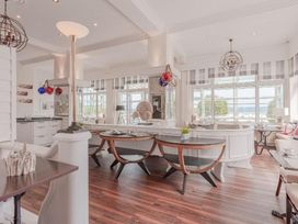 Wasser, Sonne & Strand im Hotel Strandschlosschen