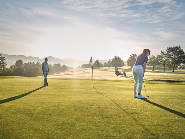 Rundum putten: 6 Tage Golf & Luxus im Sauerland Romantik & Wellnesshotel Deimann in Schmallenberg inkl. Halbpension