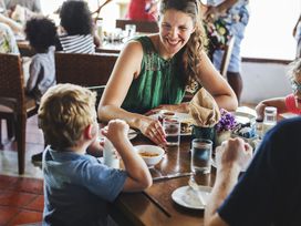 CIRCUS-THEATER RONCALLI- Circus meets Schlager in Oberhausen mit Hotel