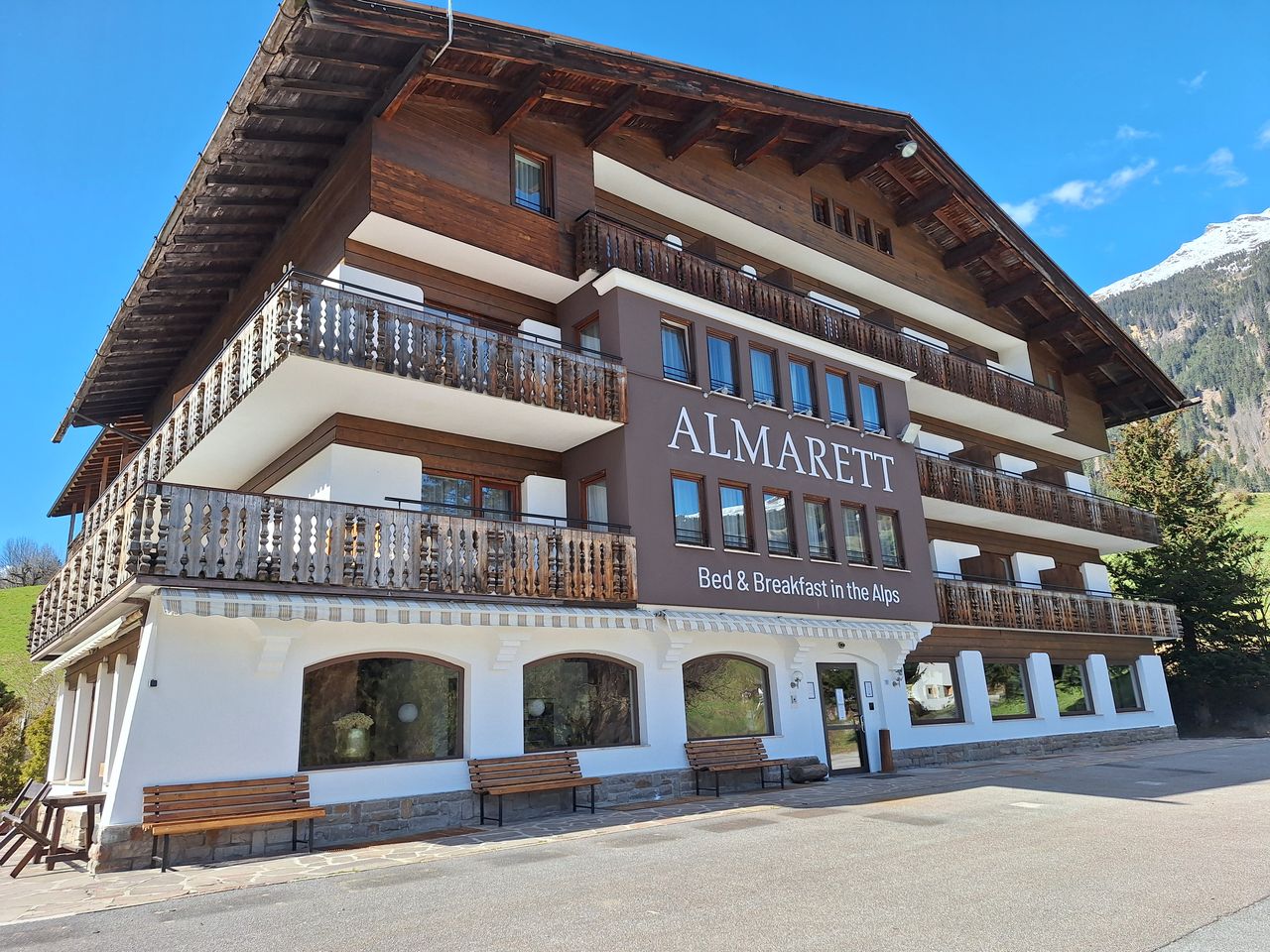 Südtiroler Bergidylle im Hotel Almarett erleben
