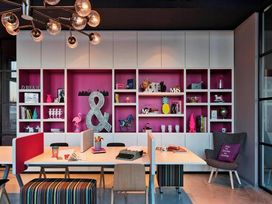 2 Tage Kurzurlaub mit Frühstück im MOXY Vienna Airport