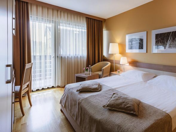 Doppelzimmer Standard (vorne oder Garten Seite) mit Balkon