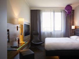 2 Tage Kurzurlaub mit Frühstück im Moxy Frankfurt Airport