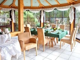 2 Tage Kurzurlaub mit Frühstück im Haus Tonburg - RoLigio-Campus
