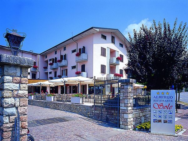 7 Tage Genuss am Gardasee: Verkostungsreise durch edle Weine in San Zeno di Montagna, Venetien inkl. Halbpension