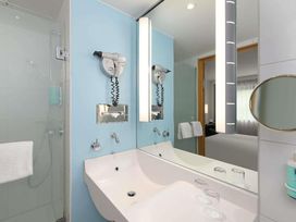 2 Tage mit Frühstück im Hotel Novotel Aachen City