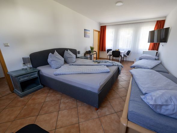 Vierbettzimmer mit Gemeinschaftsküche