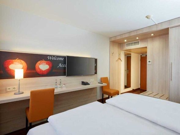 Sunday Hotel Stuttgart Herrenberg