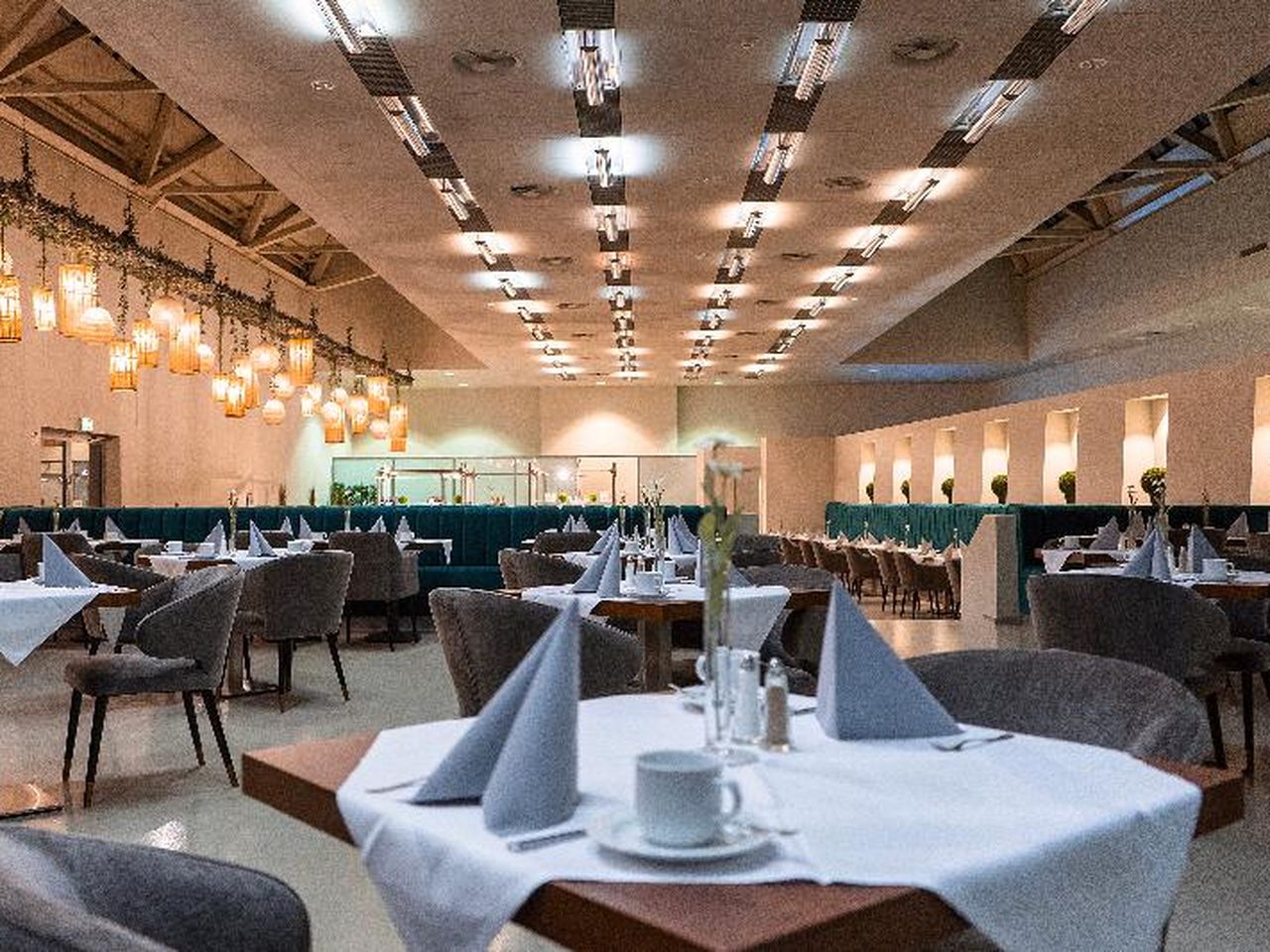 Auszeit 8 Tage mit Frühstück im Eventhotel Pyramide