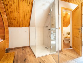 Weinfass-Chalet Deluxe & Romantik-Wellness