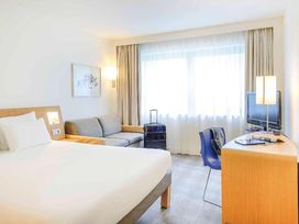 2 Tage mit Frühstück im Hotel Novotel Aachen City