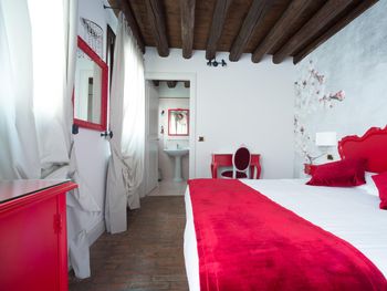 Romantisch Venedig mit Gondelfahrt im Deluxe Zimmer