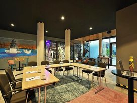 2 Tage Kurzurlaub mit Frühstück im Moxy Hamburg Altona