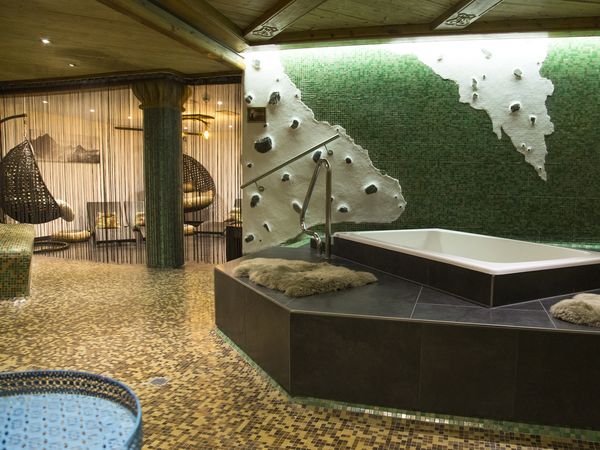 8 Tage Tiroler Bergidylle – 7 Nächte mit Verwöhnpension Berghotel Basur in Flirsch inkl. Halbpension