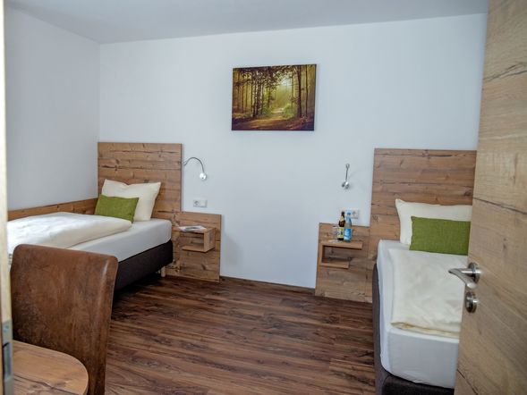 Standardzimmer mit getrennten  Betten