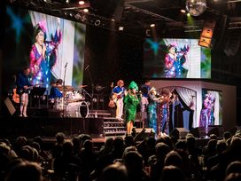 A Tribute to BONEY M. & ABBA in Berlin mit Ticket und Hotel