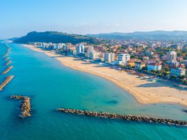 6 Tage zwischen Strand und Bergen mit Halbpension