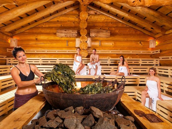 2 Tage Wellness: Therme Erding, Saunawelt & Dinner Halbpension