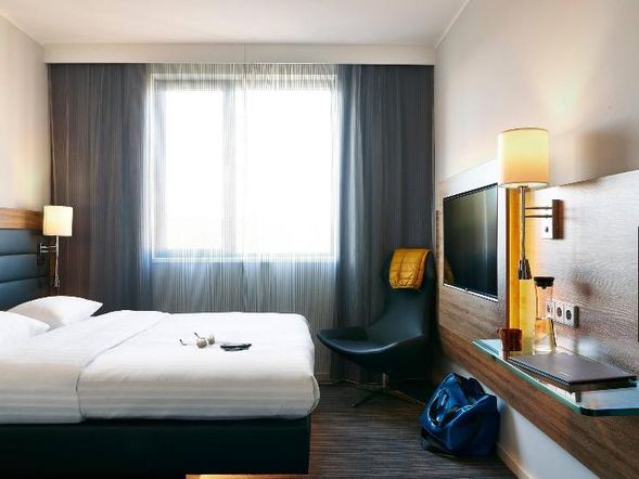 MOXY by Marriott Berlin Ostbahnhof