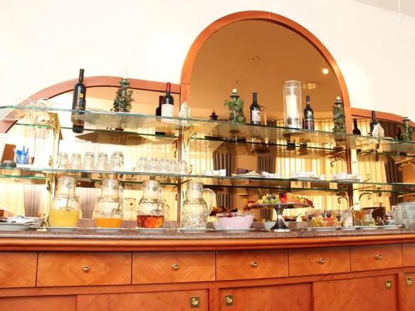 Hotel Ascania