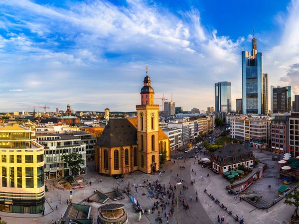Sightseeing in Rüsselsheim und Frankfurt Nur Übernachtung