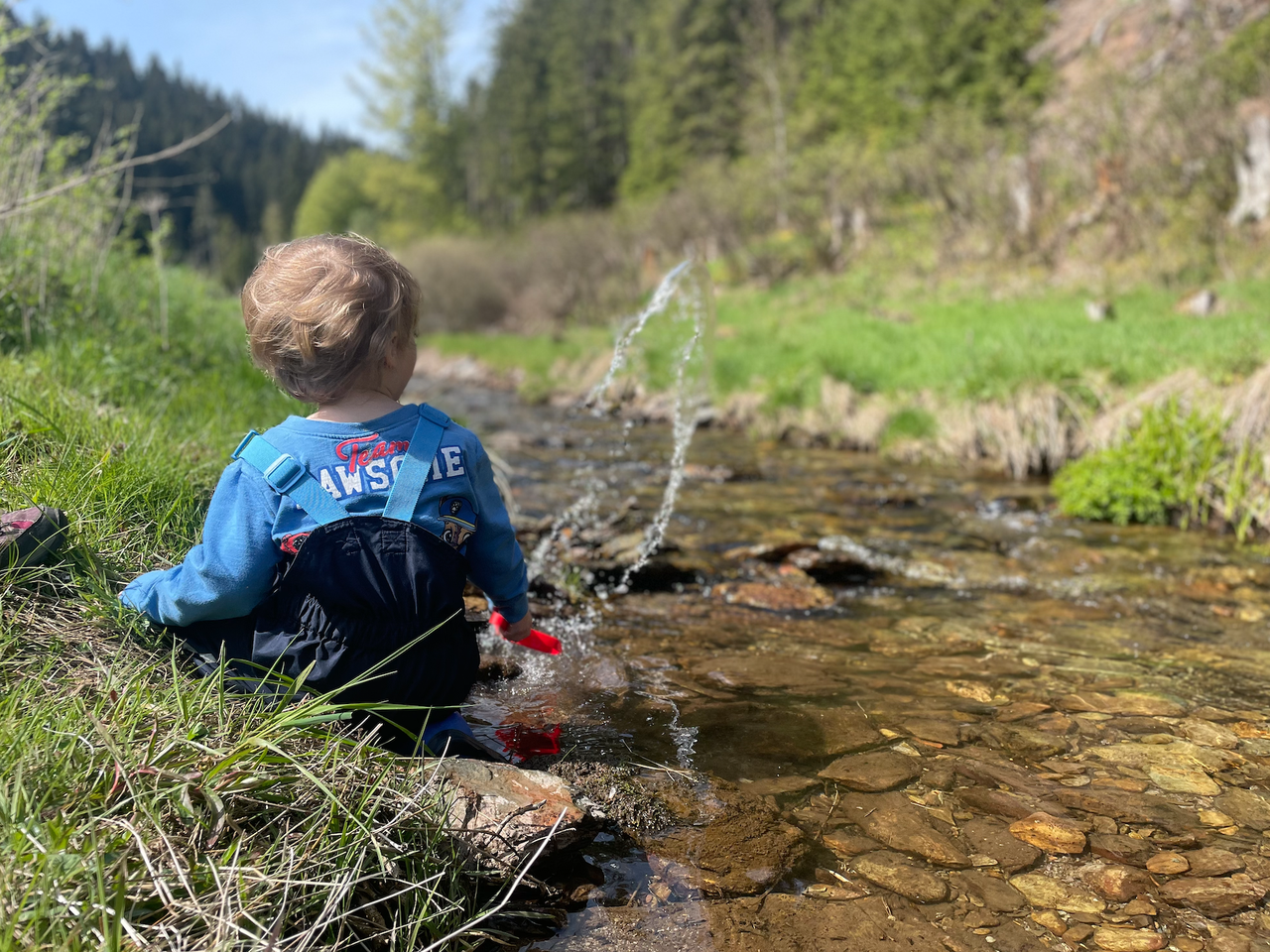 Waldbaden in Thüringen: Feriendorf Idylle & Fasssauna