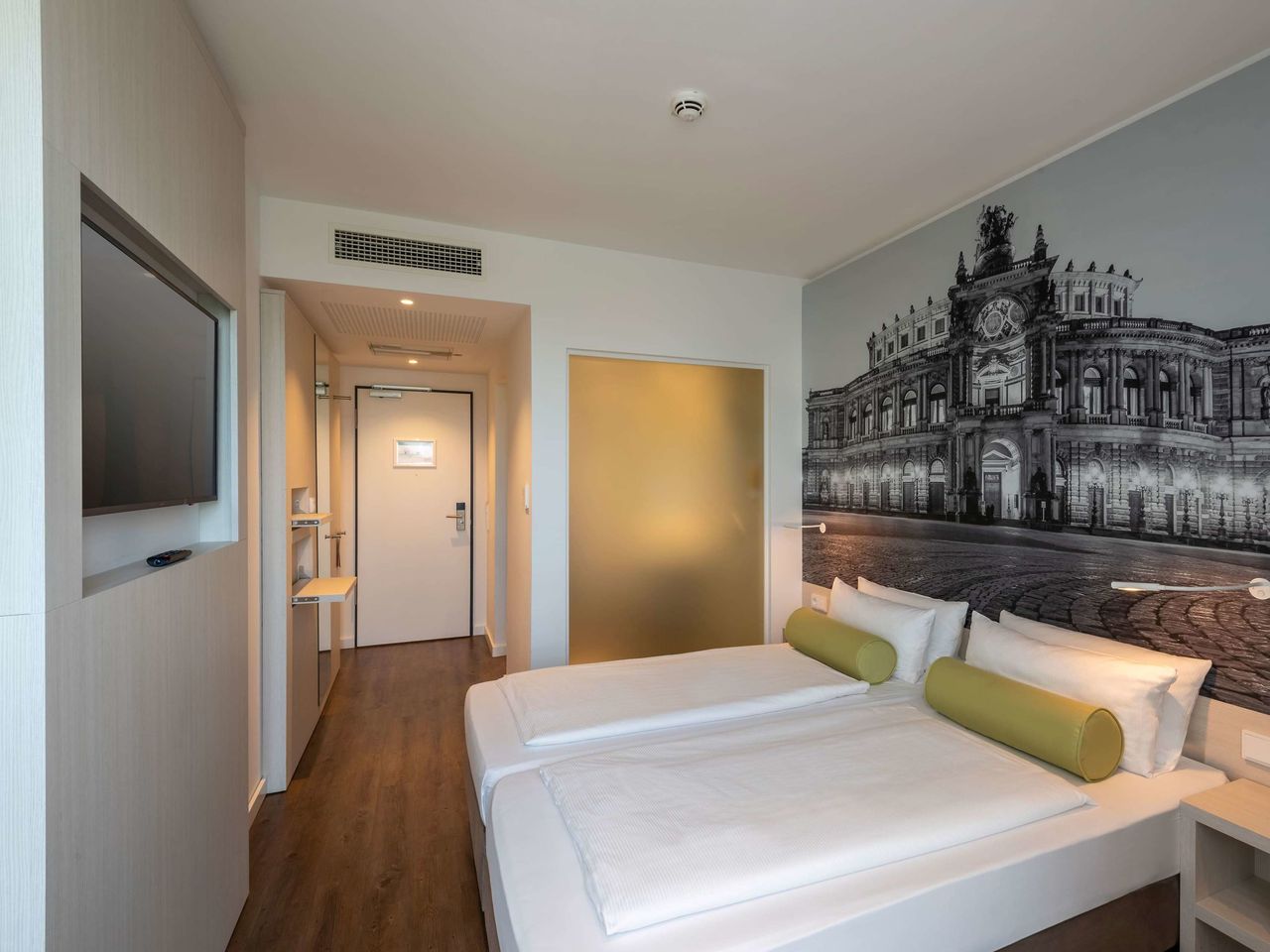  Super 8 by Wyndham Dresden