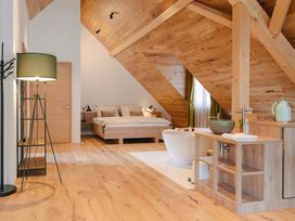 3 Tage - Wellness & Genuss für Zwei - Luxusmomente zwischen Weinbergen und Karst