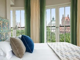 2 Tage Erholung und Luxus in der Landeshauptstadt