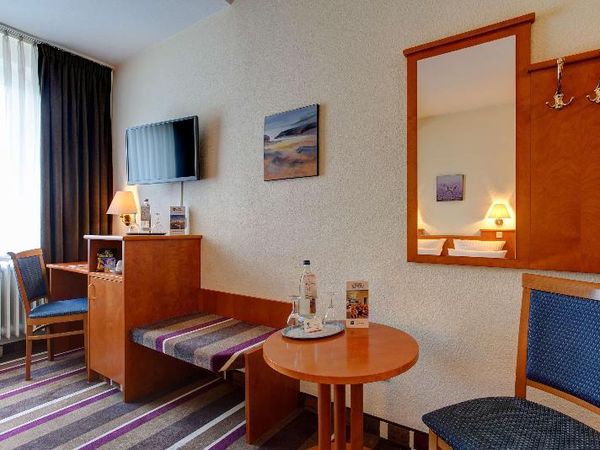 Zentrale Lage - 3 Tage mitten in Düsseldorf Best Western Hotel Ambassador inkl. Frühstück