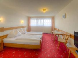 3 Tage Kurzurlaub mit Frühstück in {cityName}