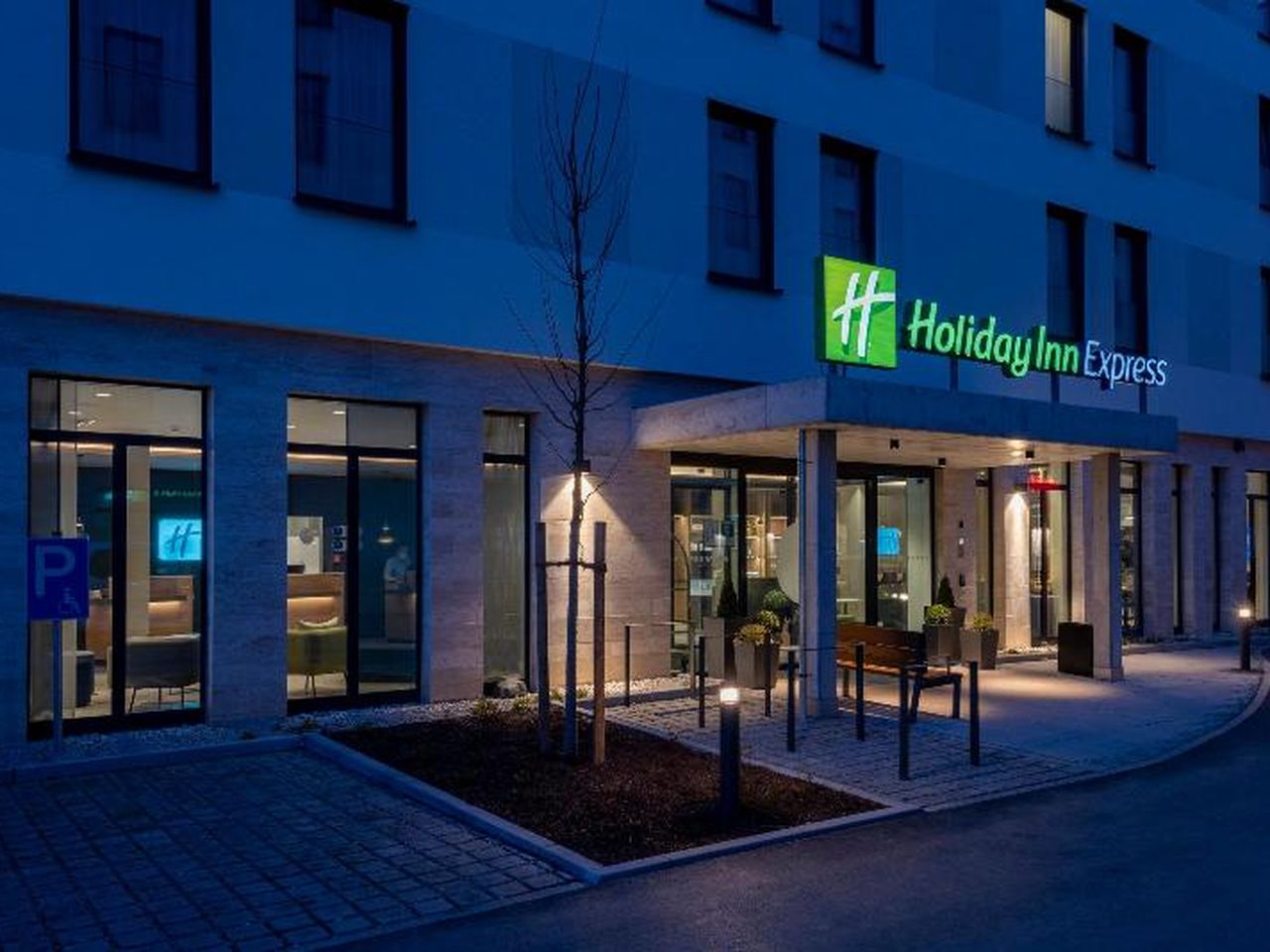 2 Tage mit Frühstück im Holiday Inn Express Munich