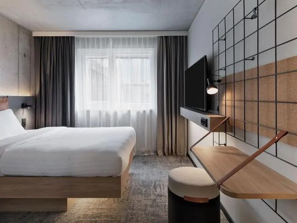 8 Tage Urlaub mit Frühstück im Moxy Hamburg Altona inkl. Frühstück