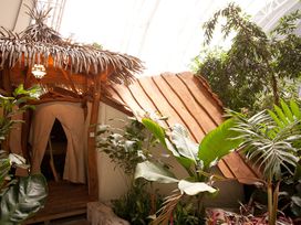 Tropisch Zelten nahe Berlin! 2 Tage Kurzurlaub mit Frühstück im Zelte at Tropical Islands