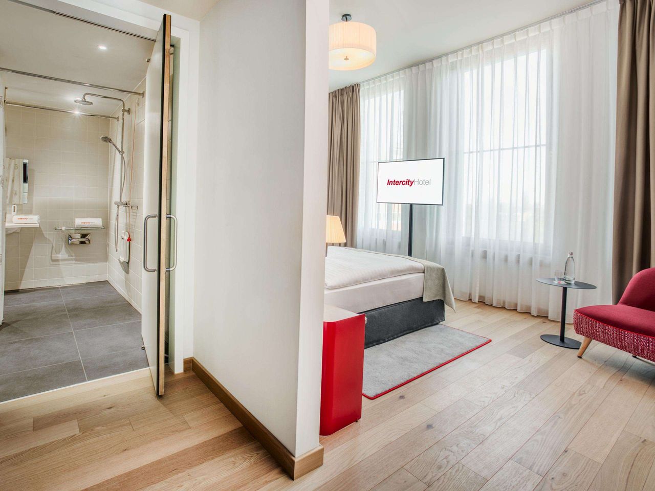 4 Tage außerhalb Hamburgs nächtigen 