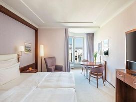 2 Tage im Grand Elysee Hamburg mit Frühstück