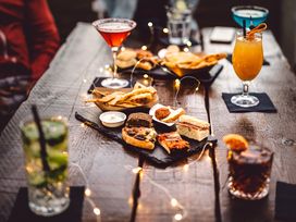 CIRCUS-THEATER RONCALLI- Circus meets Schlager in Oberhausen mit Hotel