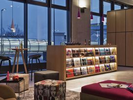 2 Tage Kurzurlaub mit Frühstück im MOXY Vienna Airport