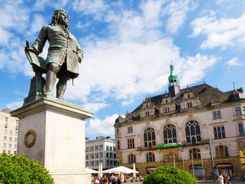 Kurz nach Halle