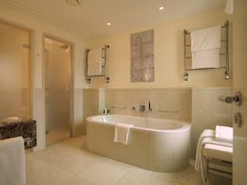 2 Tage Erholung und Luxus in der Landeshauptstadt