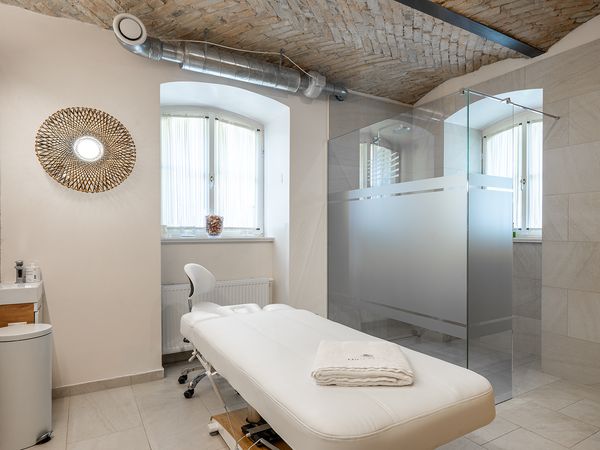 2 Tage Schlossurlaub mit Massage & Sauna am Stettiner Haff in Nowe Warpno, Westpommern inkl. Frühstück